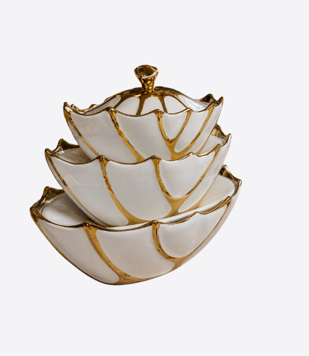 lot de 3 soupieres en porcelaine blanche et or pour le service de table
