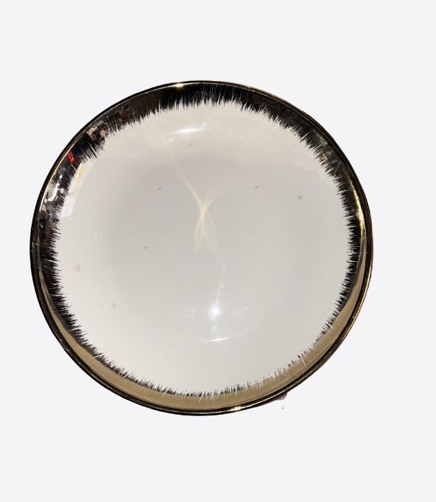 large plat rond en ceramique couleur blanc et or pour le service a table