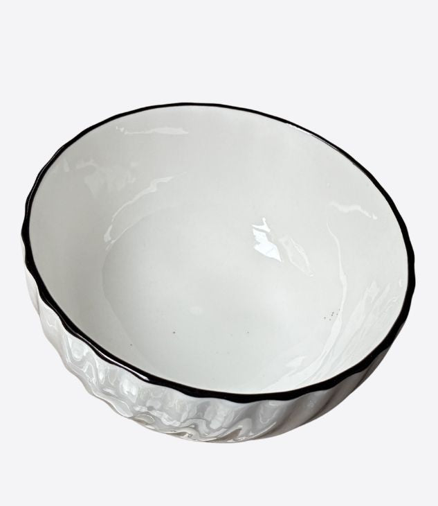 petit bol blanche en ceramique avec bordure en noir