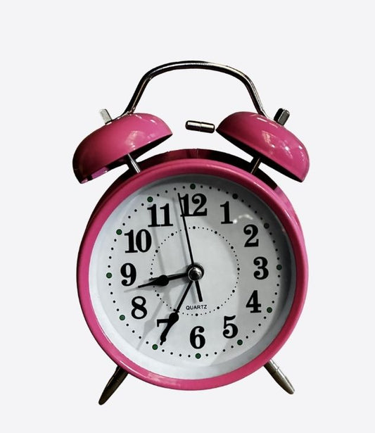 Réveil vintage de couleur rose pour le chevet de lit ou bureau