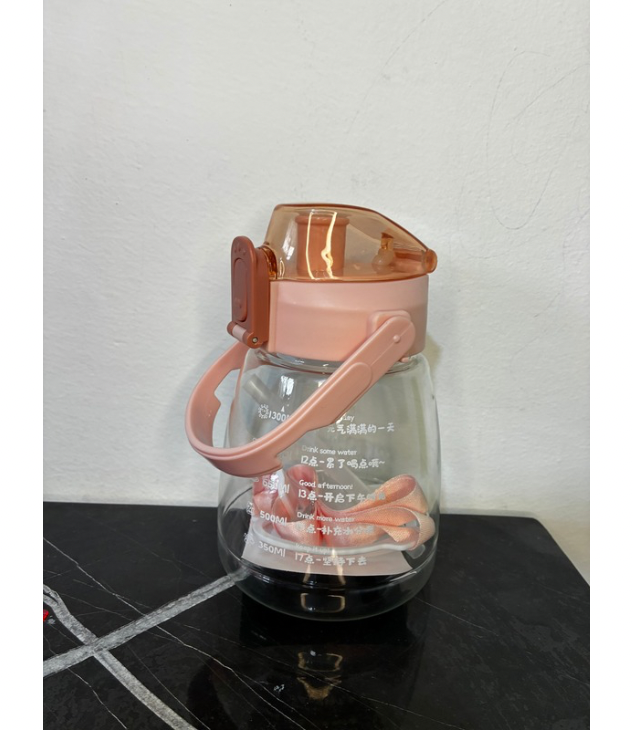 Gourde à eau pour enfant. Très pratique et solide